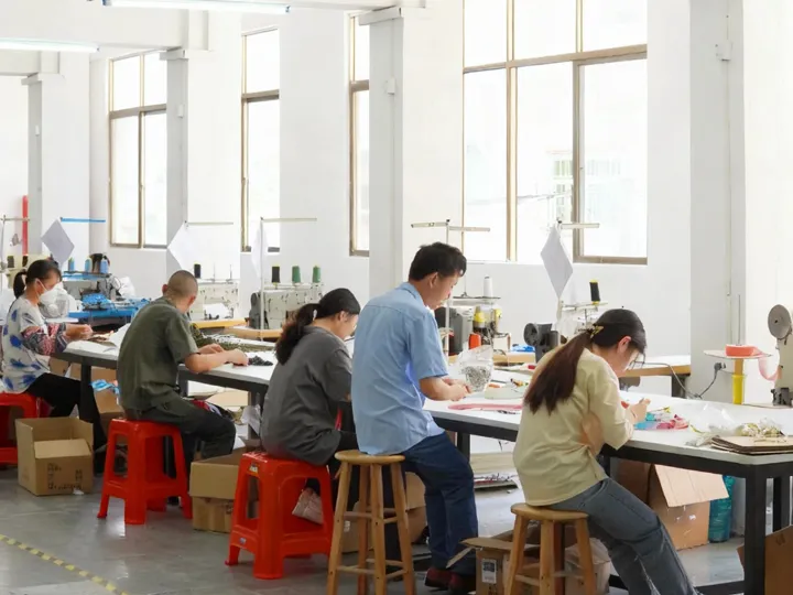 Private-label pet product manufacturers in China: 5 compared (2026) — pet product sourcing guide
